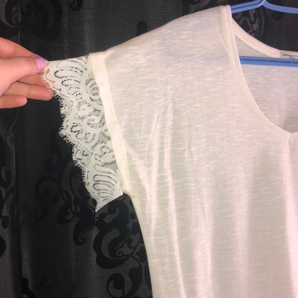 NWOT White T 🤍 - Picture 3 of 5